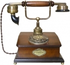 Stolní nízký telefon